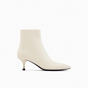 ZARA Cream White Chic Kitten Heel Ankle Point toe Boots Sz 37